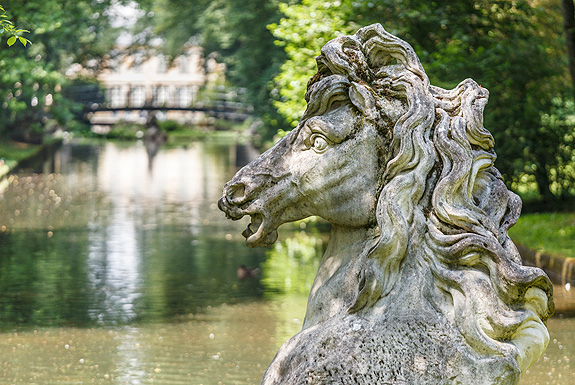Picture: Sculpture "Water horse"