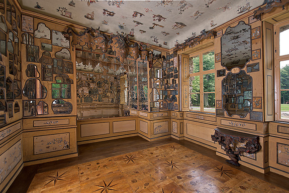 Picture: Chinese Mirror Cabinet