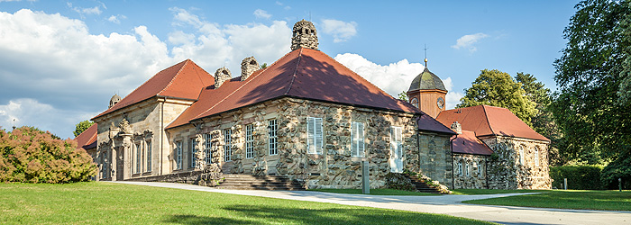 Bild: Altes Schloss Eremitage, Grottenfassade