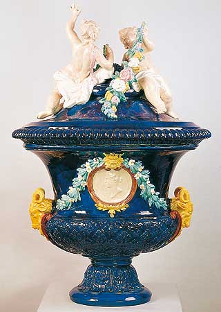 Picture: Ceremonial vase from  Linderhof Palace