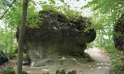 Picture: Rock formation "Umbrella" with stone bench