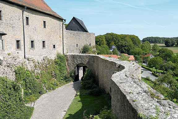 Picture: Zwernitz Castle, Chapel Courtyard